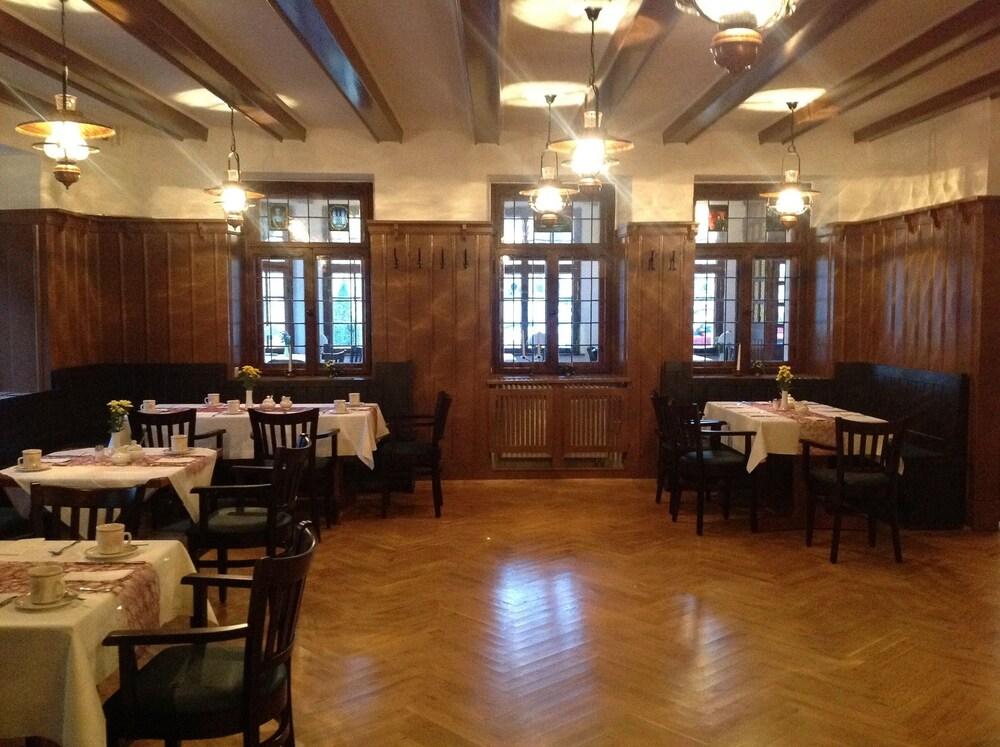 Hotel Goldner Lowe