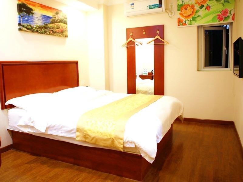GreenTree Inn Shanghai Hongqiao Hub Caoan Road Huajiang Branch Road Express Hotel