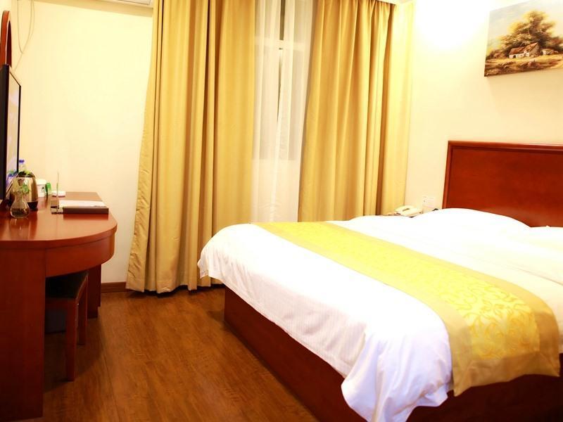 GreenTree Inn Shanghai Hongqiao Hub Caoan Road Huajiang Branch Road Express Hotel