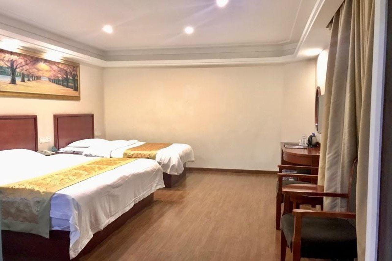 GreenTree Inn Shanghai Hongqiao Hub Caoan Road Huajiang Branch Road Express Hotel