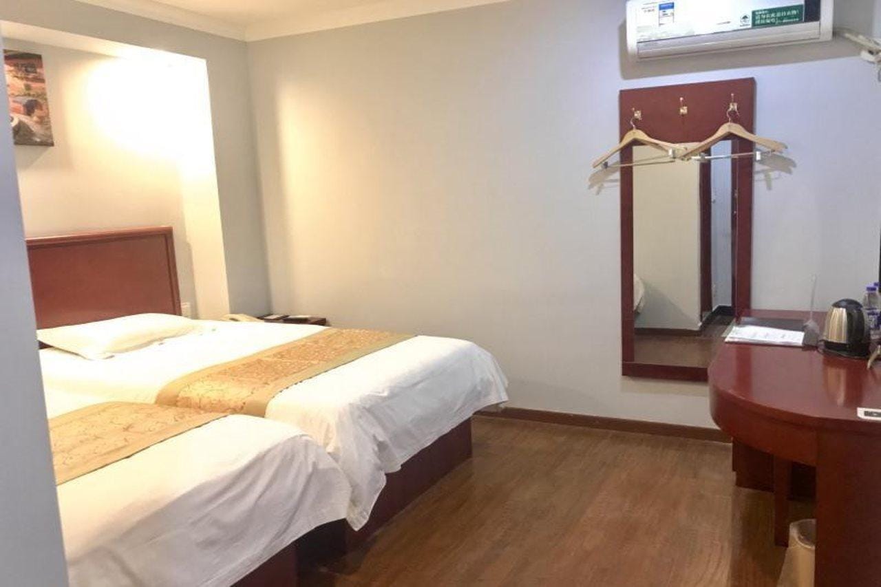 GreenTree Inn Shanghai Hongqiao Hub Caoan Road Huajiang Branch Road Express Hotel