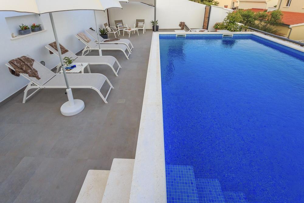 Vila Lola