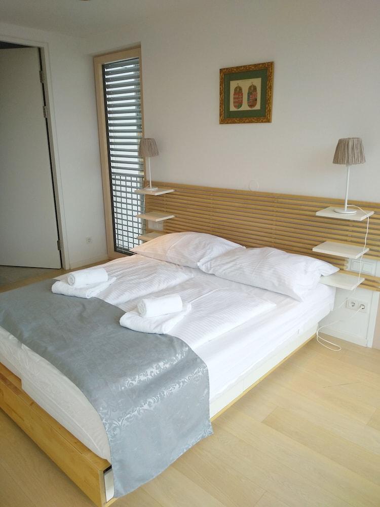 Vienna Garden Residence