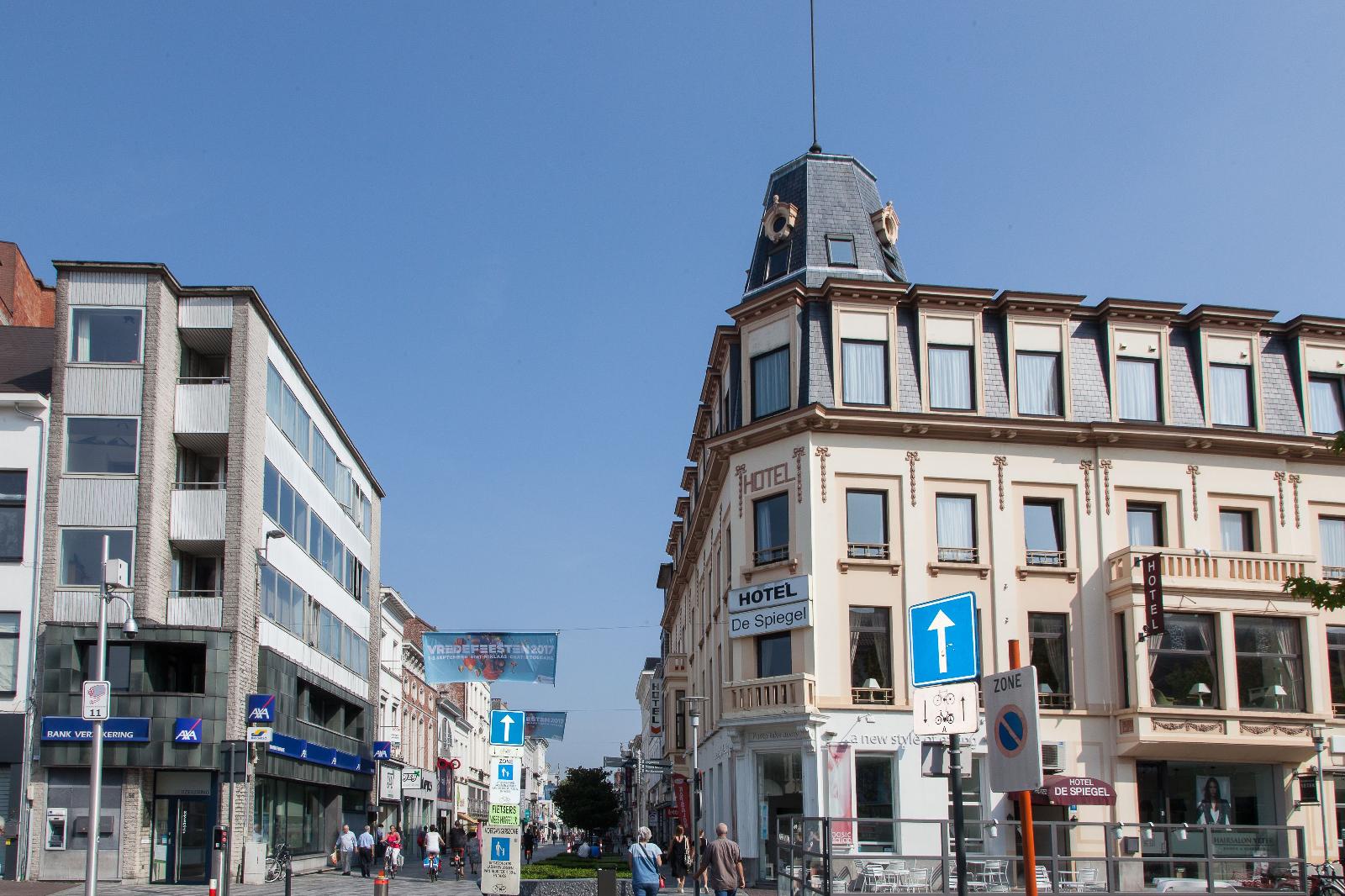 Hotel De Spiegel