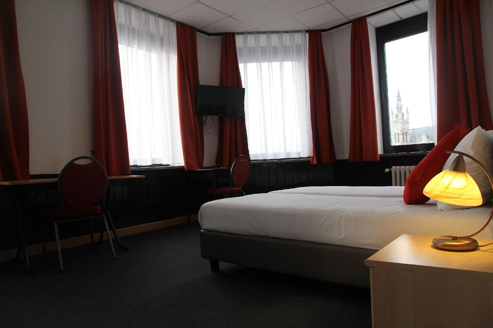 Hotel De Spiegel