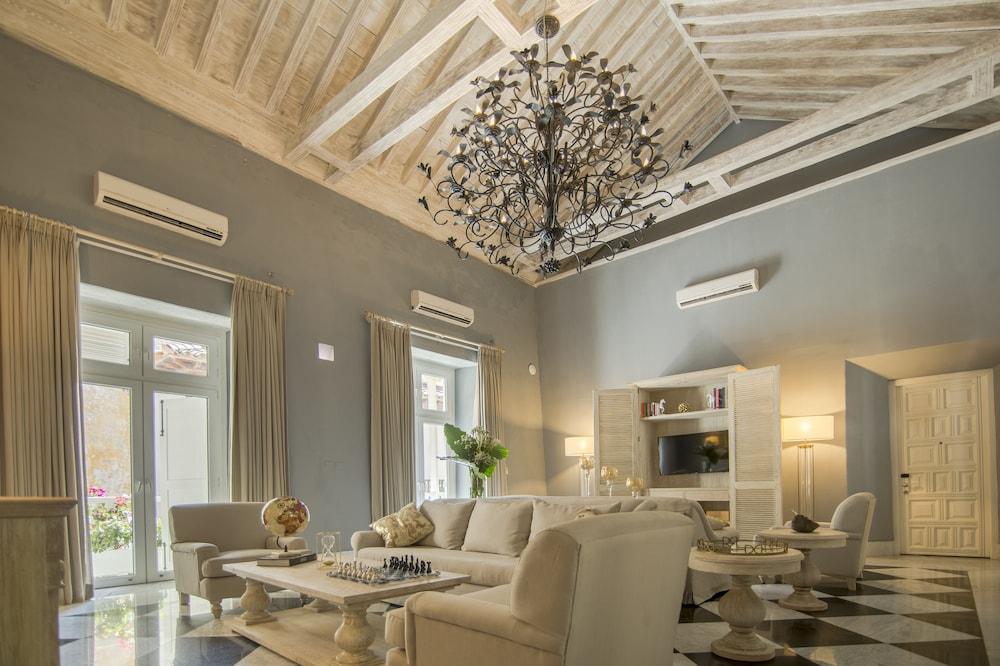 Casa Cochera del Gobernador