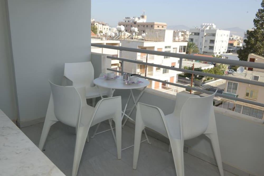 Myrtiana Apartments