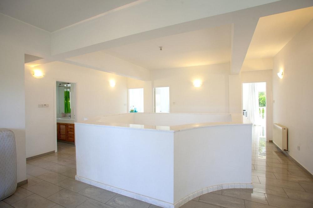 Sunset Beachfront Villa Meneou