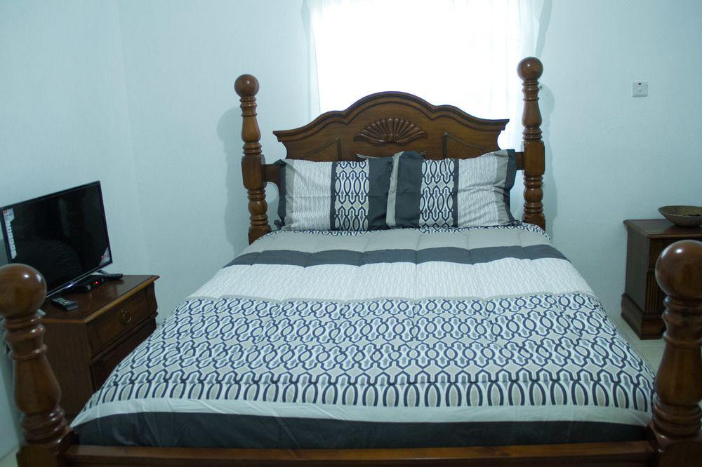 Greenoasis Guest House