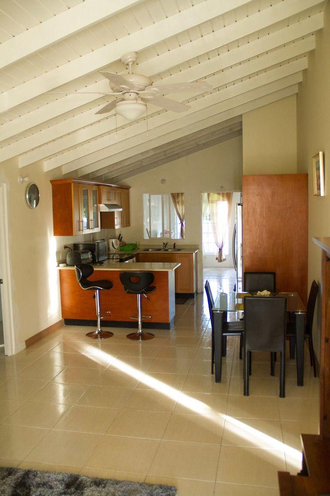 Greenoasis Guest House