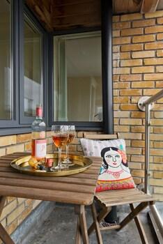 Pearse Street Suites