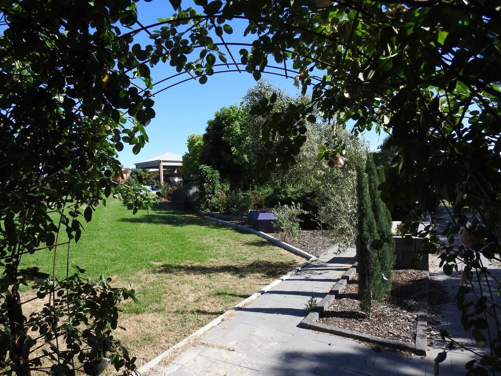 Barkly Suites Apartments