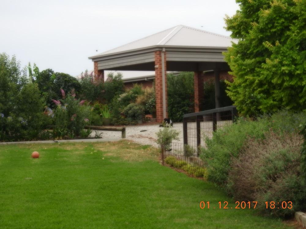 Barkly Suites Apartments
