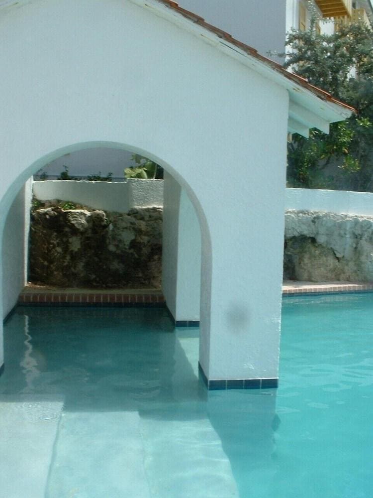 Delaporte Point Townhouse