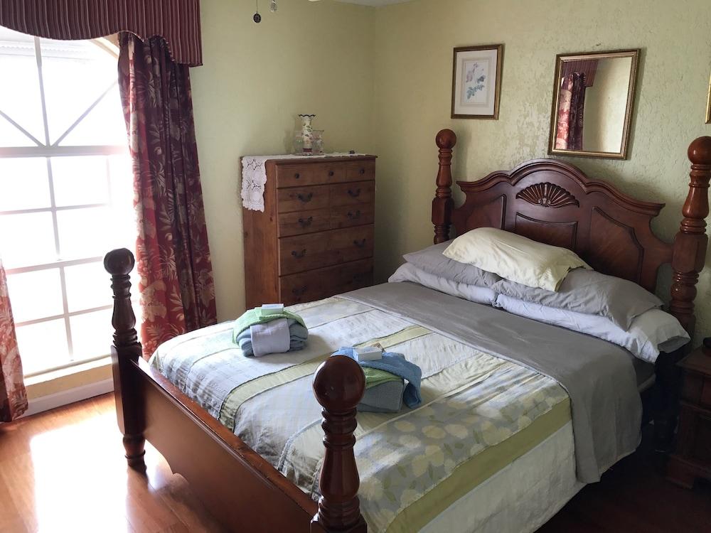 Delaporte Point Townhouse