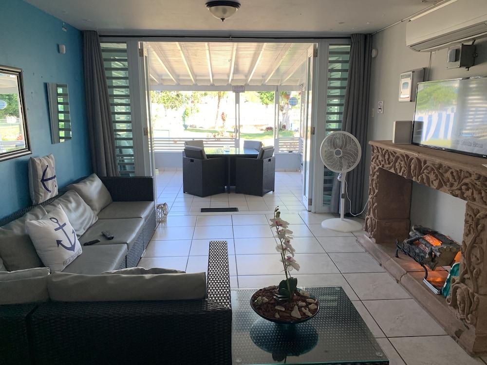 Villas de Playa II