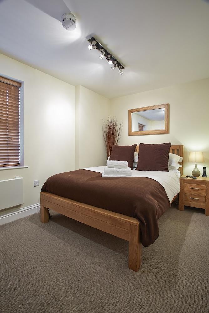 Swan Place Apartments By Esa
