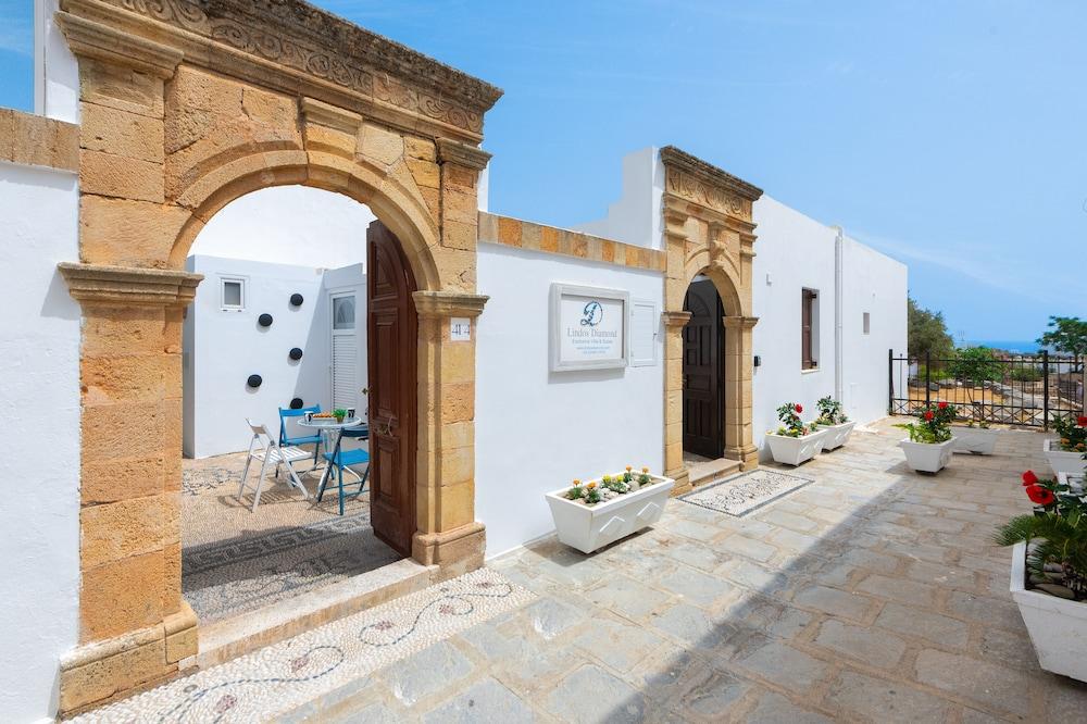 Lindos Citrin Studios