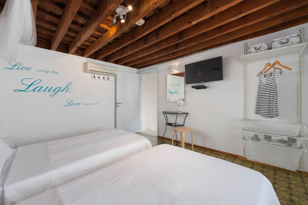 Lindos Citrin Studios