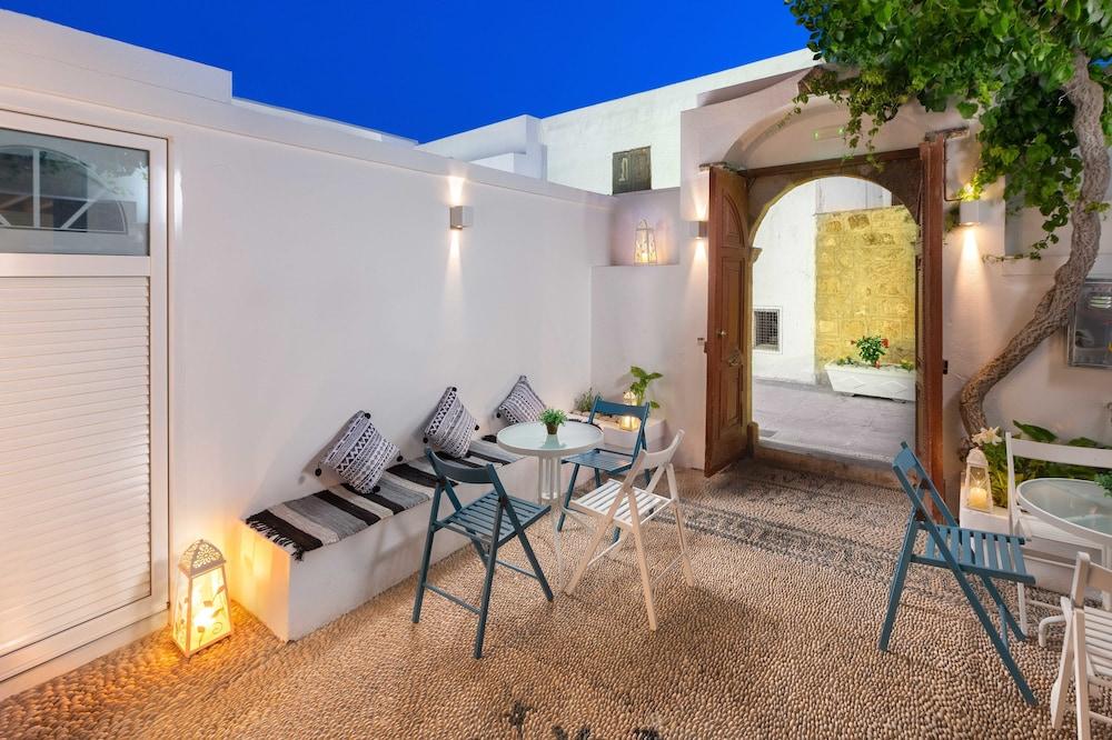Lindos Citrin Studios
