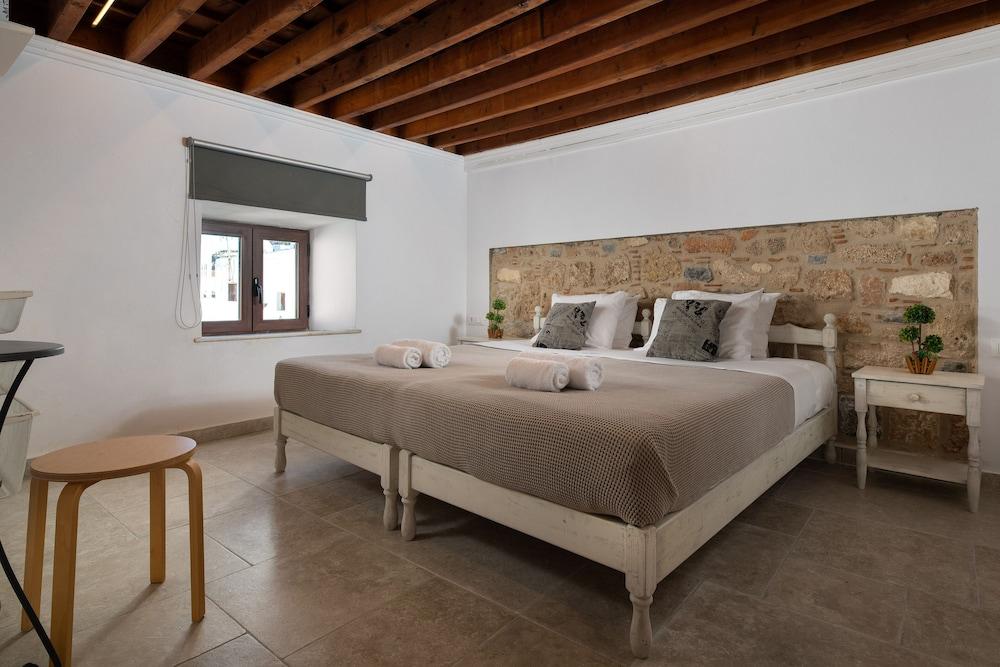 Lindos Citrin Studios