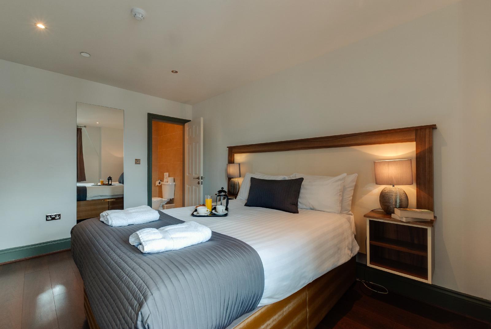 Base Serviced Apartments - Sir Thomas Street
