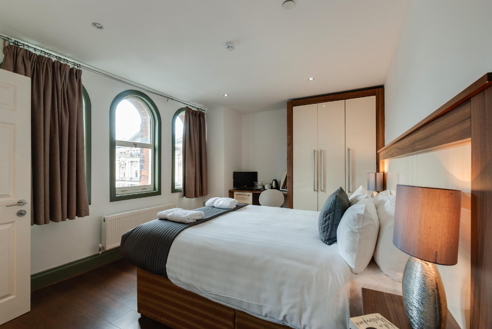 Base Serviced Apartments - Sir Thomas Street