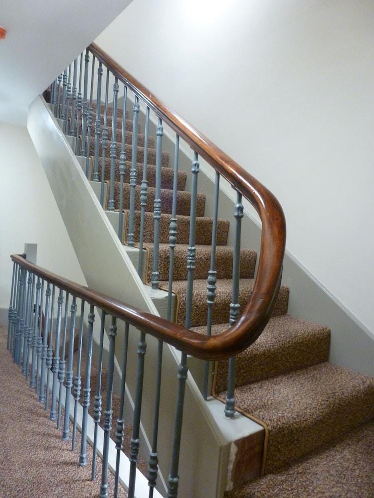 Base Serviced Apartments - Sir Thomas Street