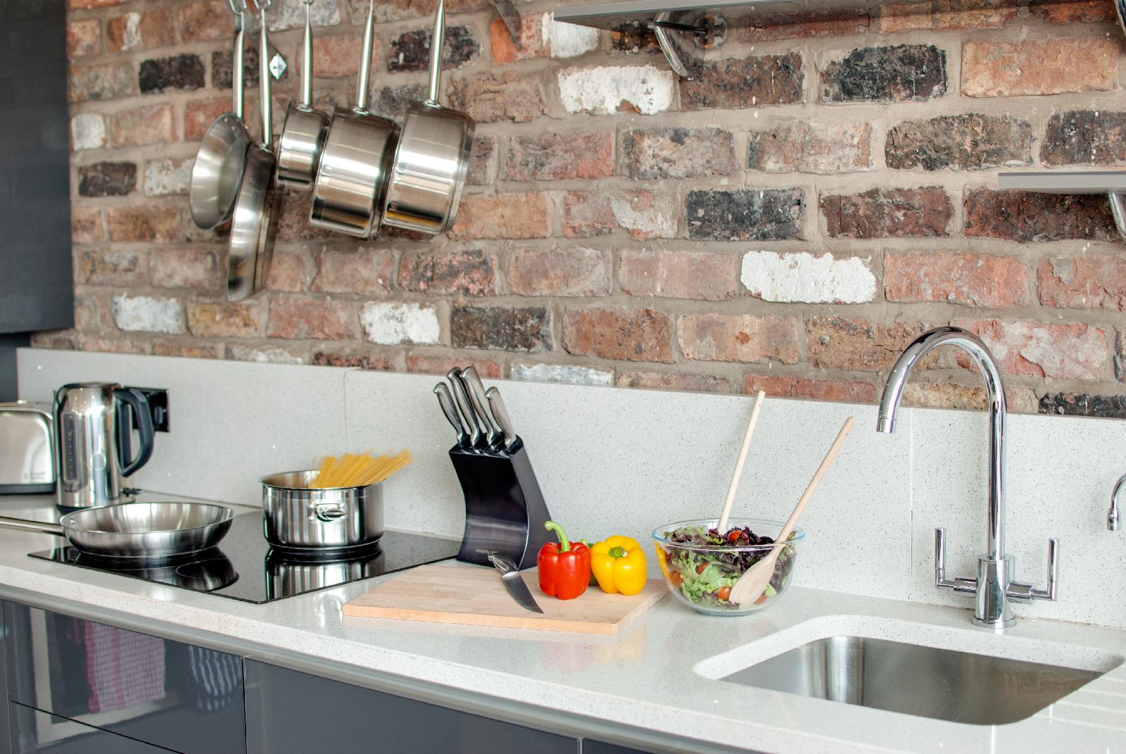 Base Serviced Apartments - Sir Thomas Street