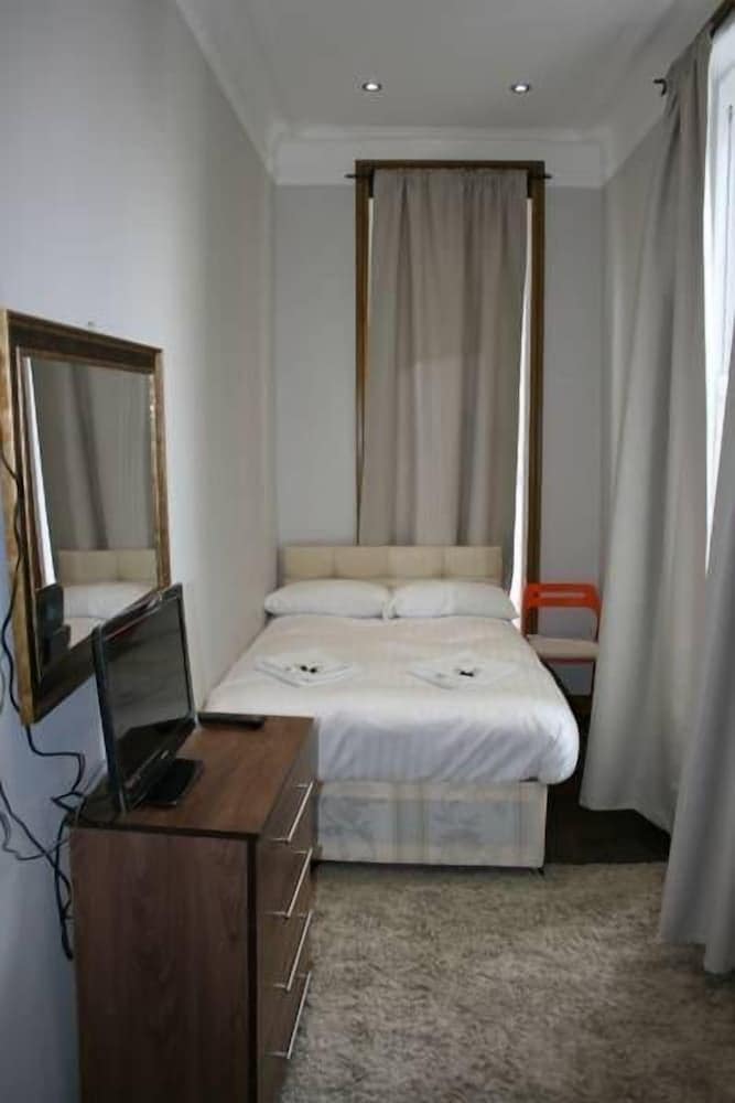 Kensington and Chelsea Apartment