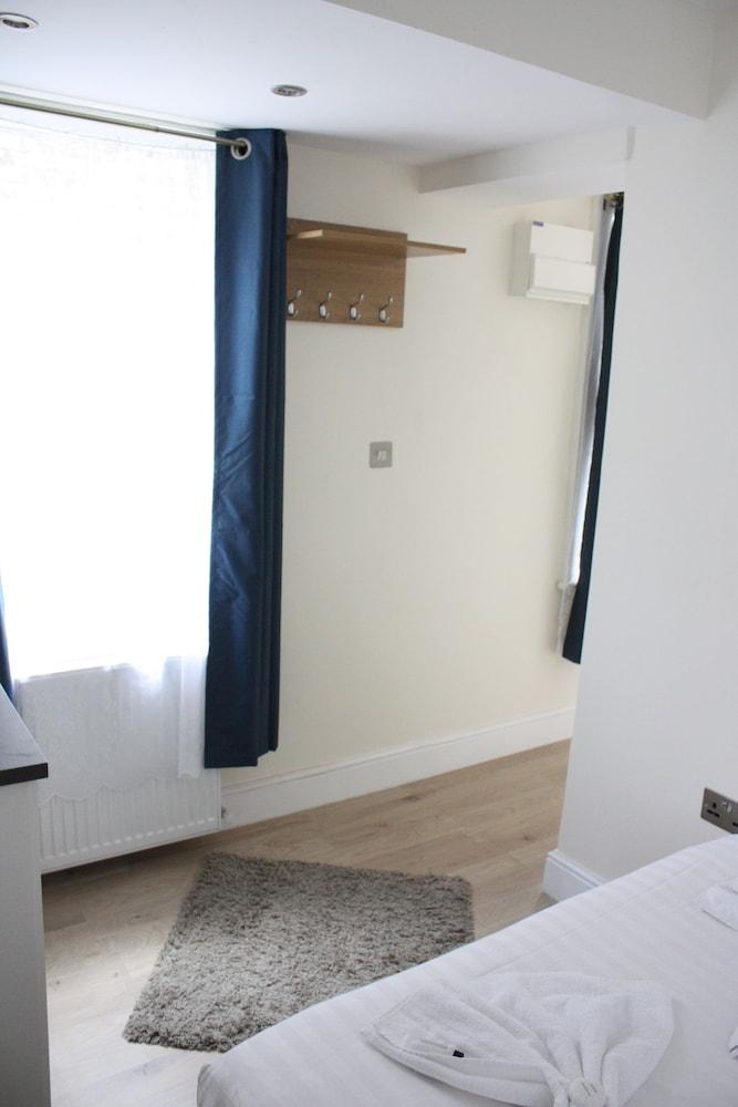 Kensington and Chelsea Apartment
