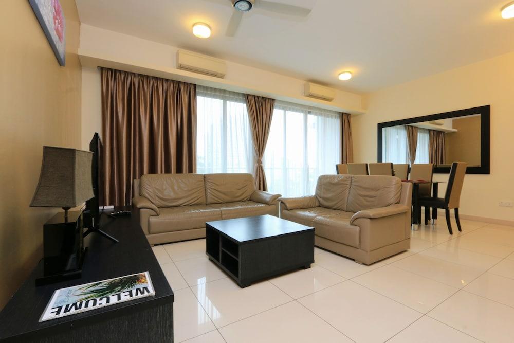 Airporter Bukit Bintang Residence