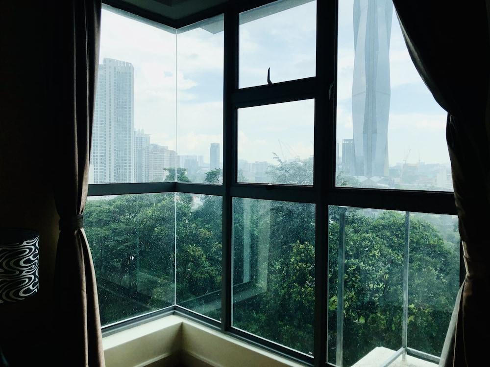 Airporter Bukit Bintang Residence