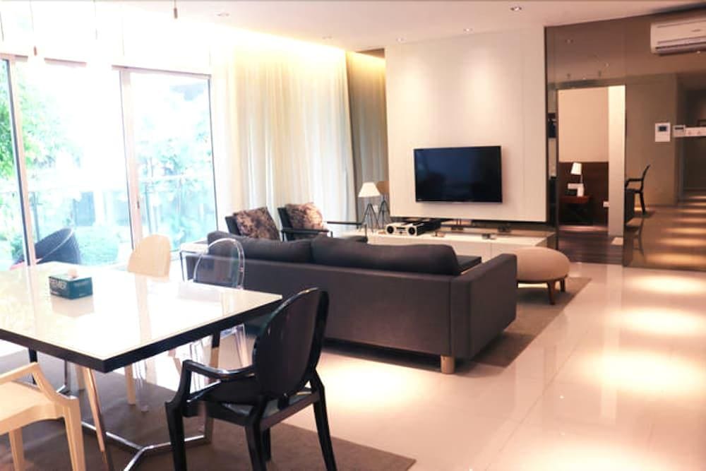 Sembilan Suites by Subhome