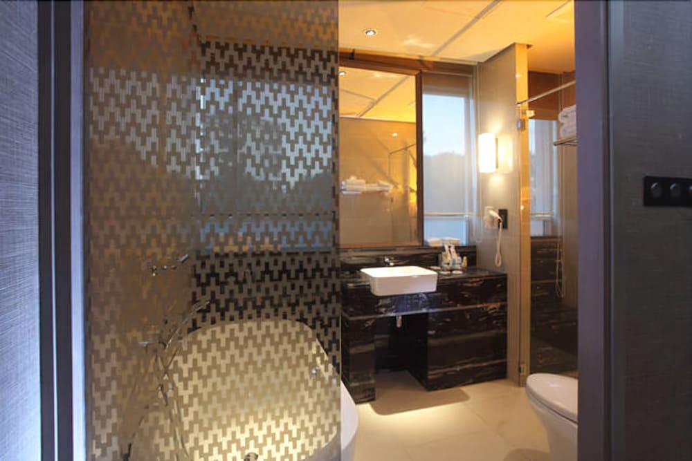 Sembilan Suites by Subhome