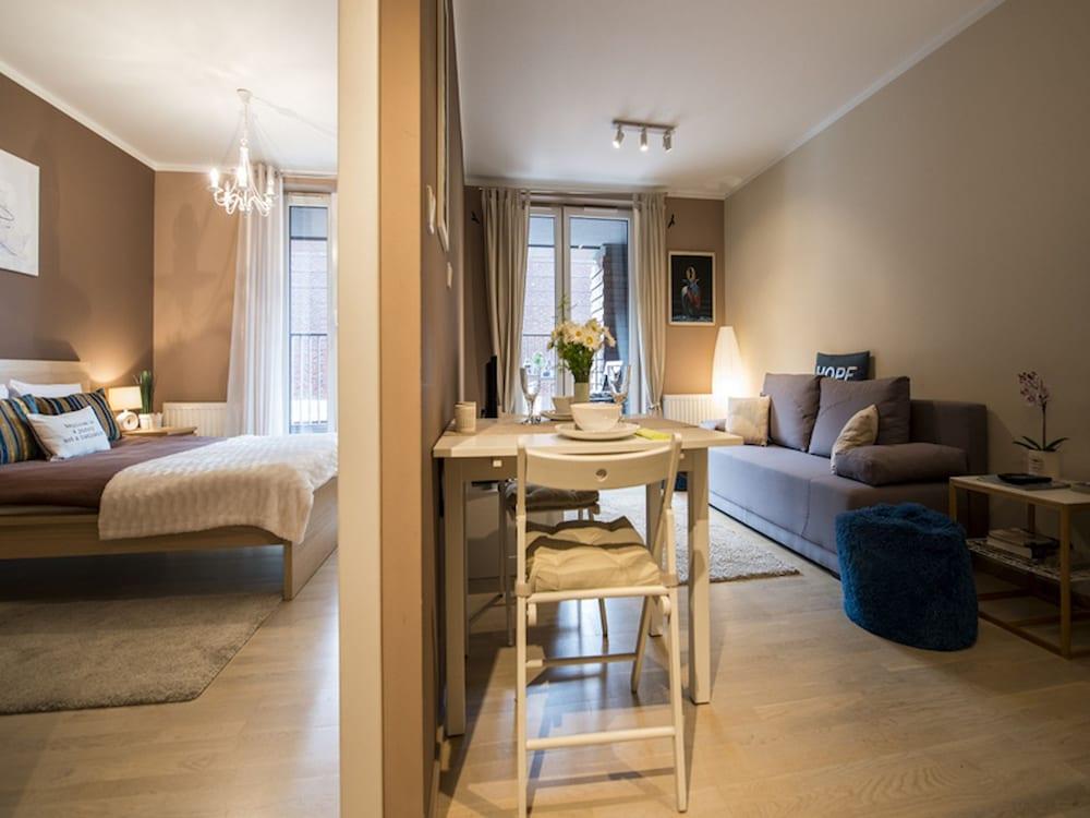 Ekoidea Apartmets Bohaterów Getta Square