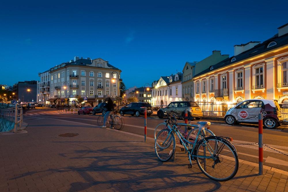 Ekoidea Apartmets Bohaterów Getta Square