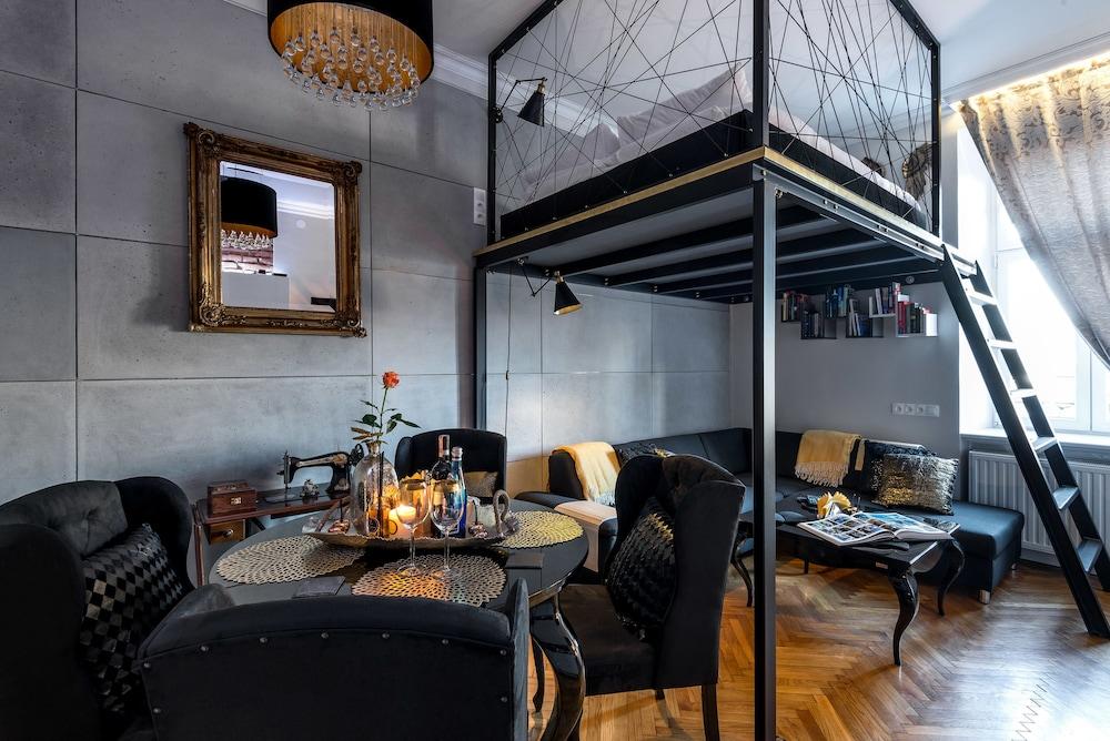 Ekoidea Apartmets Bohaterów Getta Square