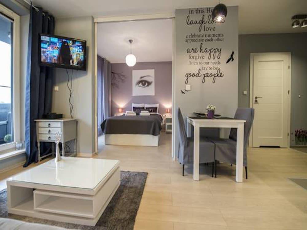 Ekoidea Apartmets Bohaterów Getta Square