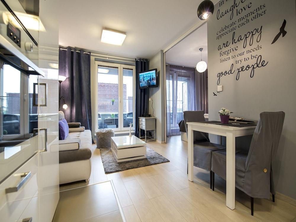 Ekoidea Apartmets Bohaterów Getta Square