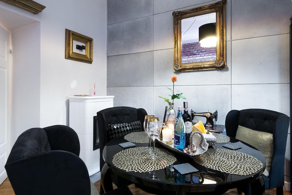 Ekoidea Apartmets Bohaterów Getta Square