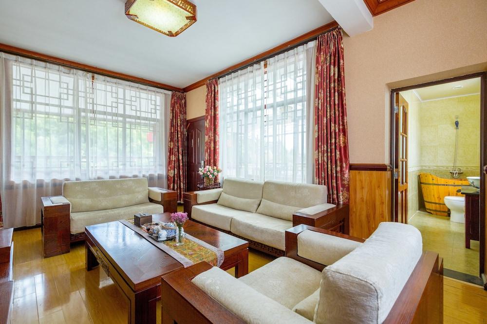 Lijiang He Mu Ju Inn Fairview Branch