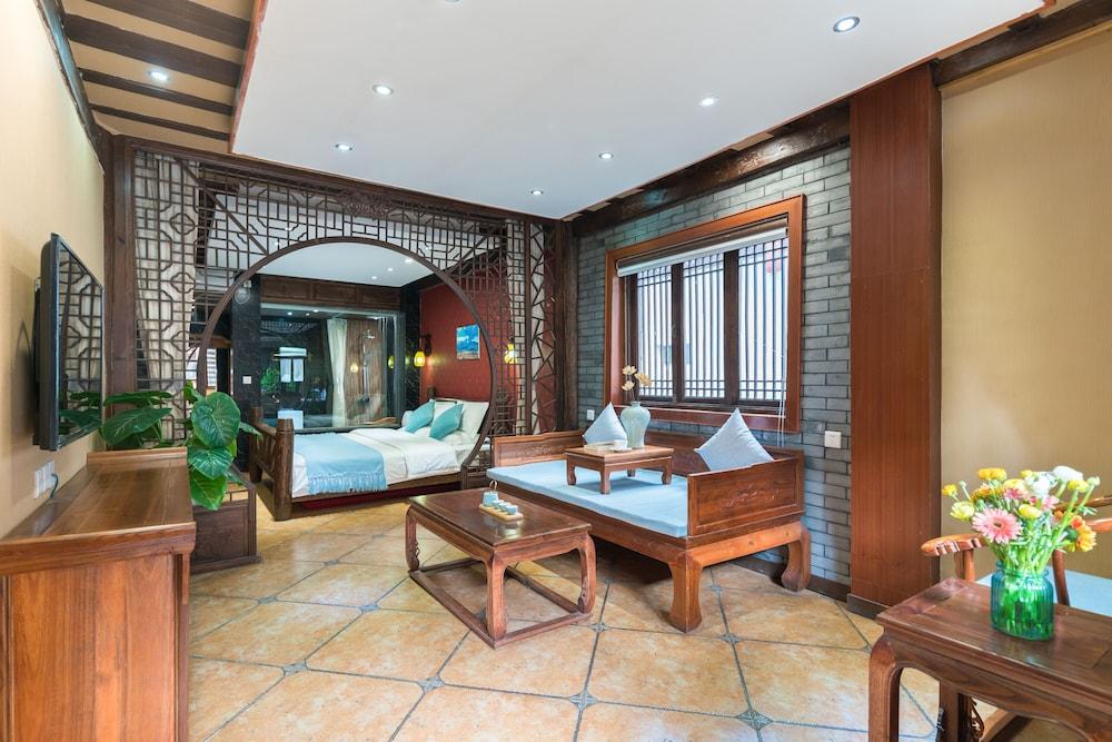 Lijiang He Mu Ju Inn Fairview Branch