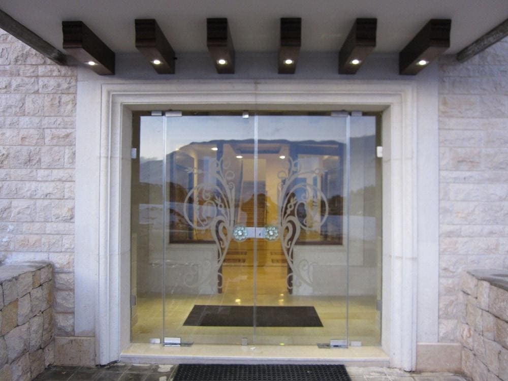 Cedars Palace