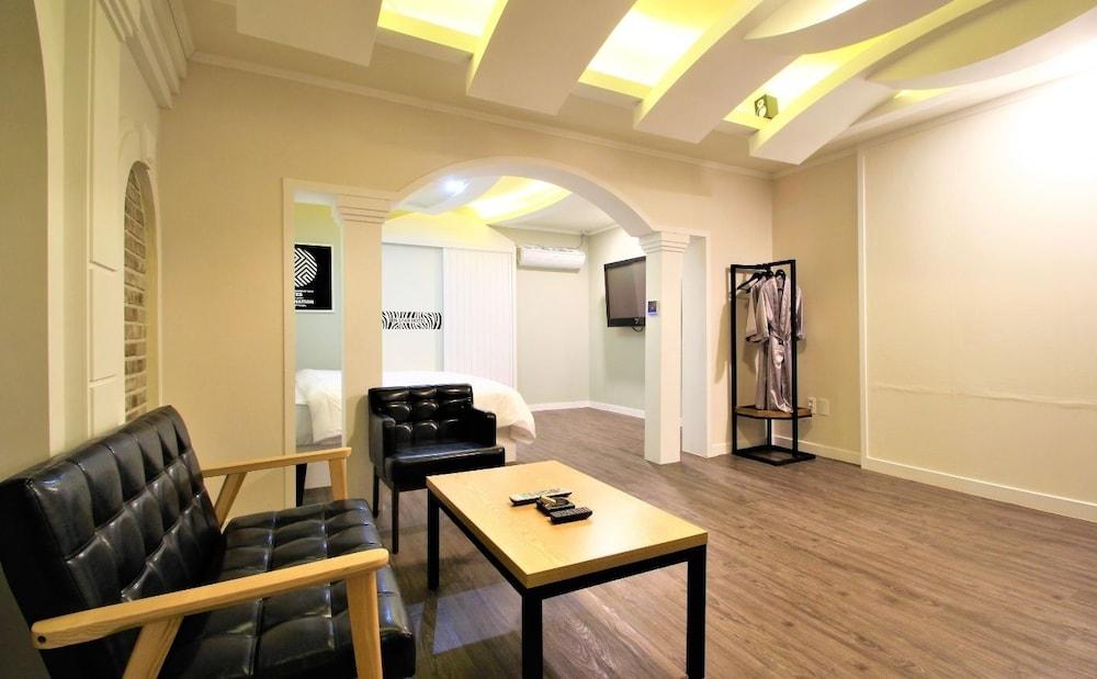 Instar Hotel Yangsan