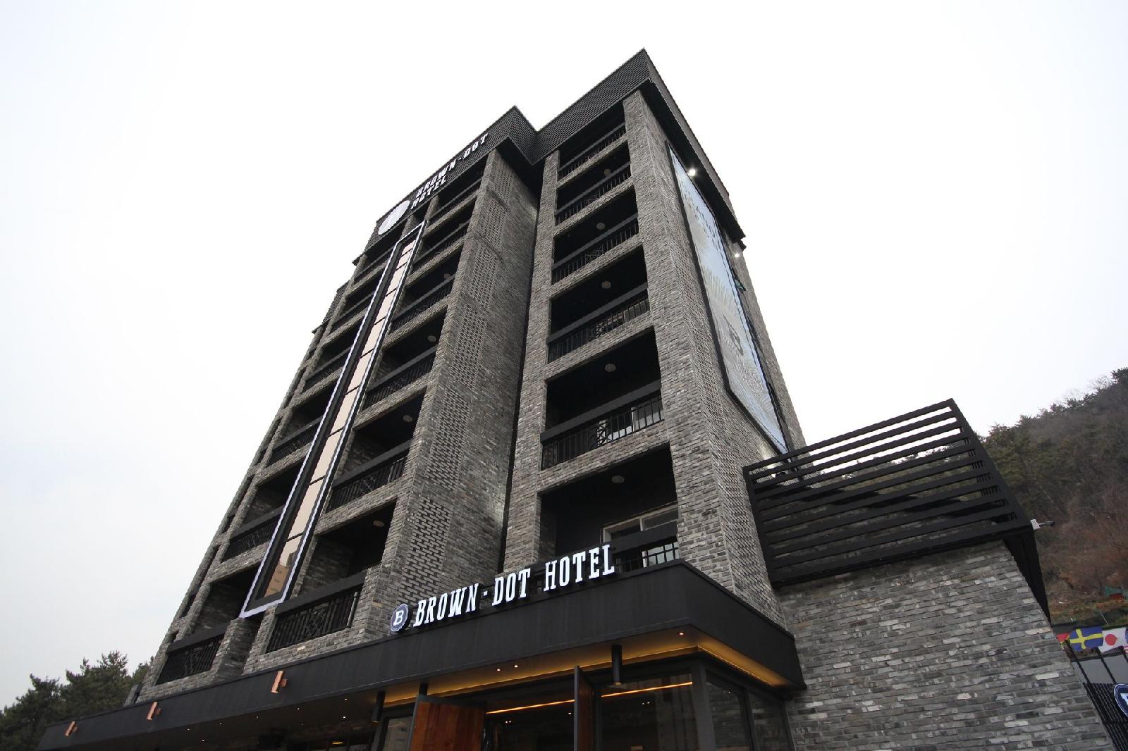 Brown Dot Hotel Jinhae