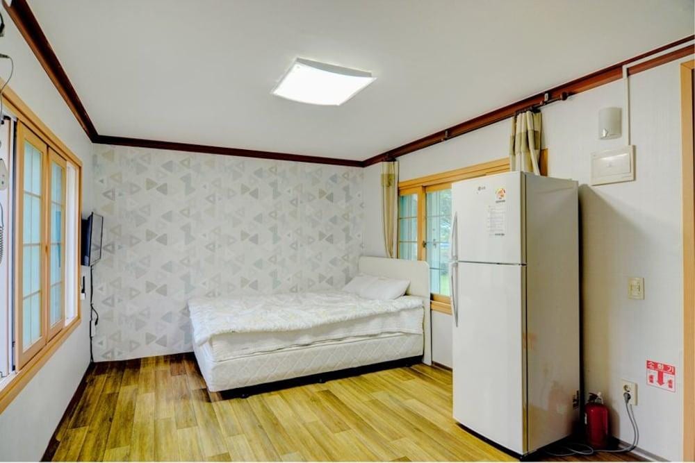 Sungbochon Youth Hostel