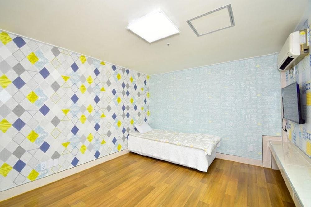 Sungbochon Youth Hostel