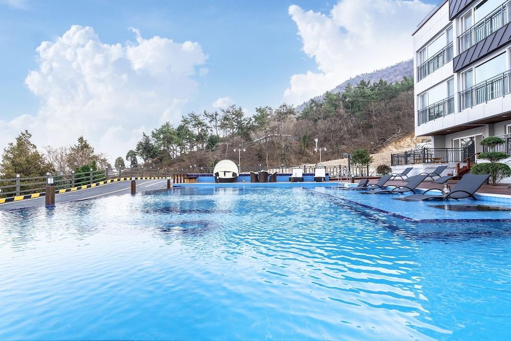 Aria Pension Resort
