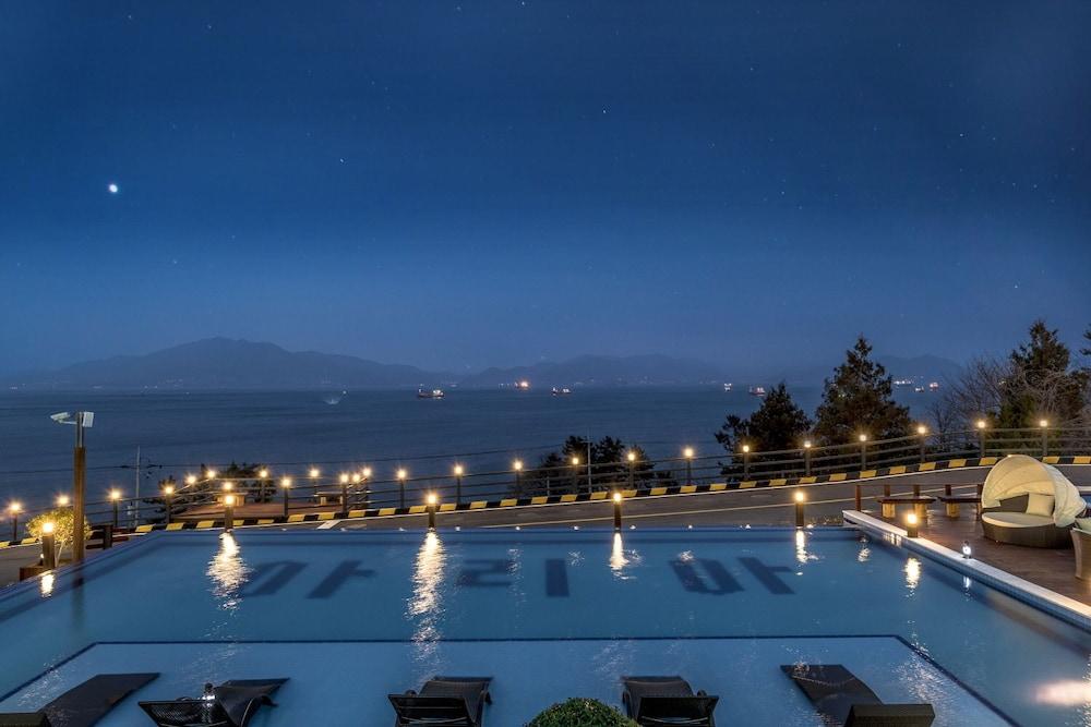 Aria Pension Resort
